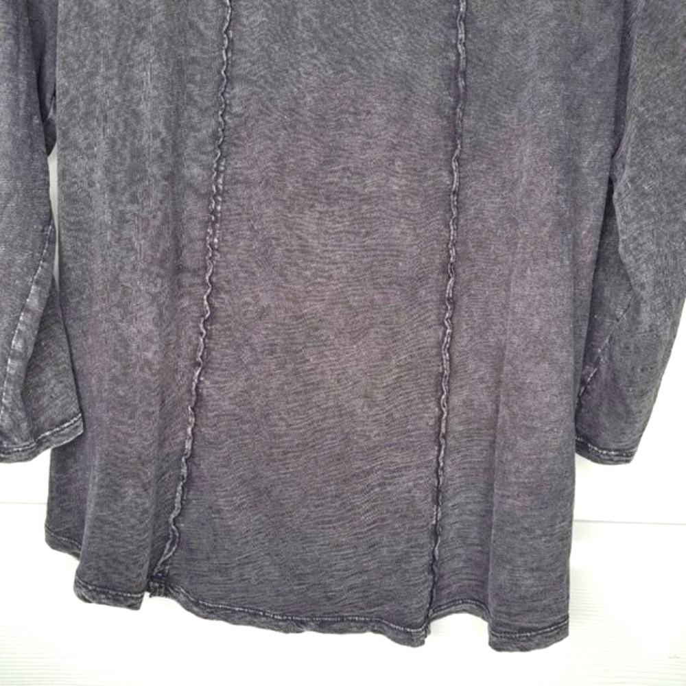 Soft Surroundings Gray Black Embroidered 3/4 Sleeve Tee Size Medium - Picture 6 of 8